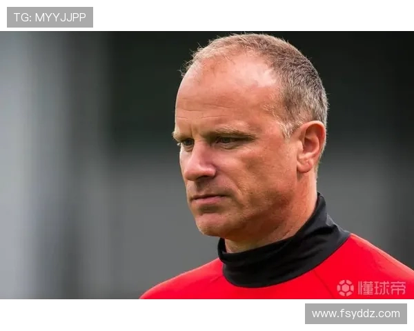 丹尼斯·博格坎普：阿森纳传奇的完美技巧与不朽瞬间