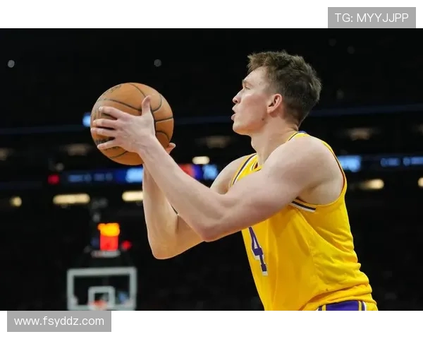 灰熊强势挑战湖人巅峰对决再燃悬念上演硬核较量