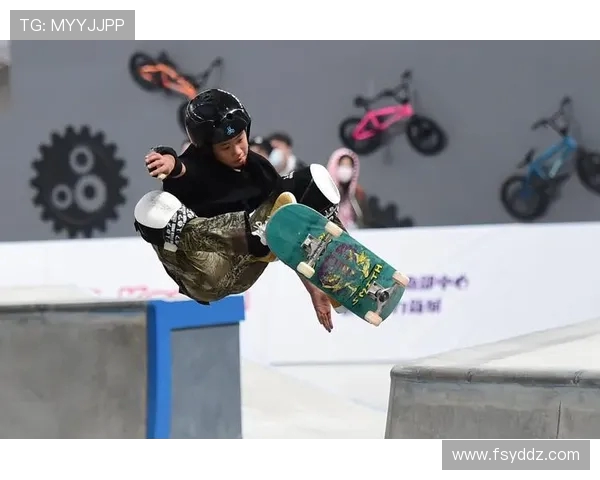 深圳滑板队在世界滑板锦标赛中以75分稳居积分榜首位 深圳滑板队在世界滑板锦标赛中以75分稳居积分榜首位