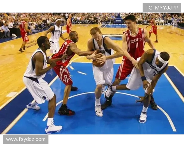 05年火箭与小牛的经典对决回顾及精彩瞬间分析