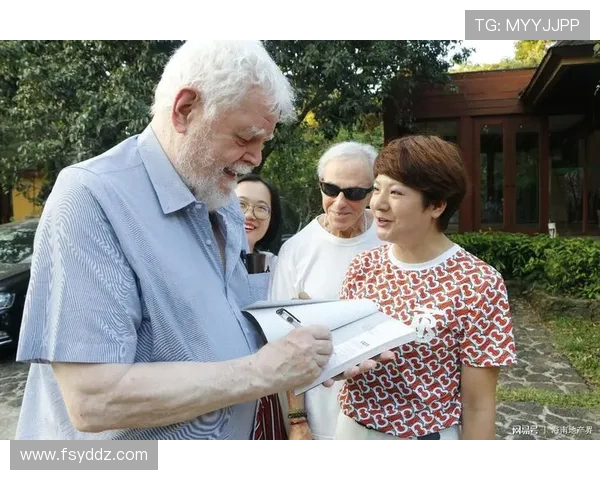 吉达阿赫利与棉衣的激烈对决展现足球魅力与团队精神的巅峰对抗 吉达阿赫利与棉衣的激烈对决展现足球魅力与团队精神的巅峰对抗